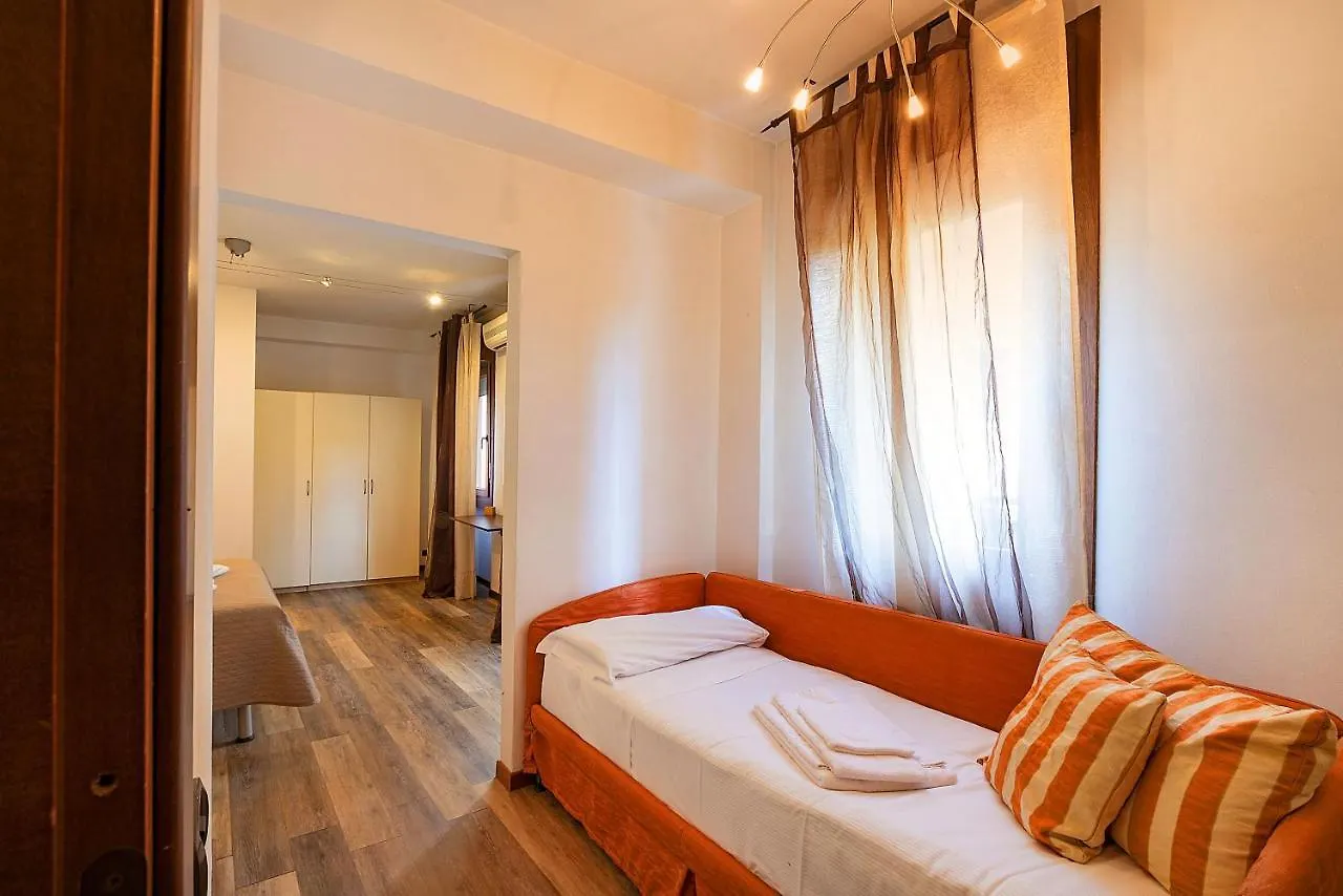 Apartment Dimore Verona Argento Italy